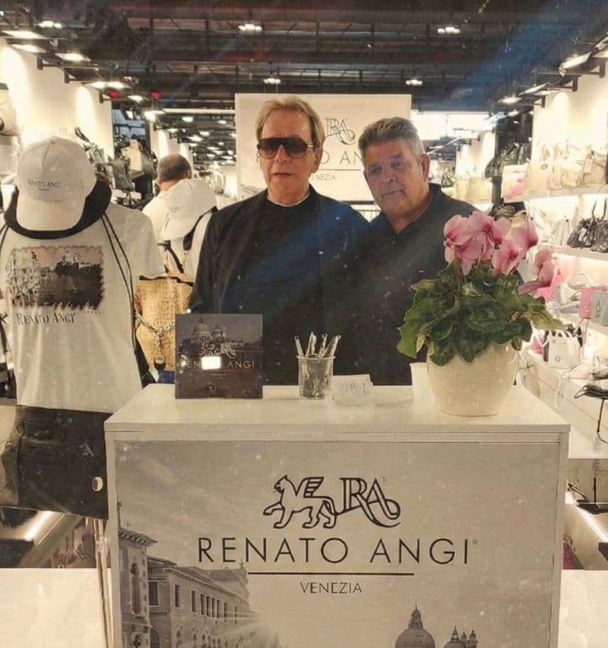 משה חייט עם הבעלים של Renato Angi